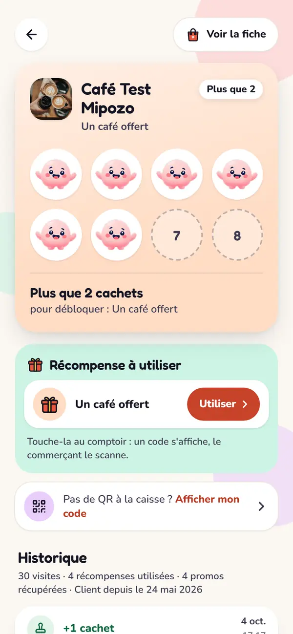 La carte du Café Test Mipozo : 6 cachets posés sur 8, « Plus que 2 cachets pour débloquer : Un café offert », et l'historique des cachets ajoutés.
