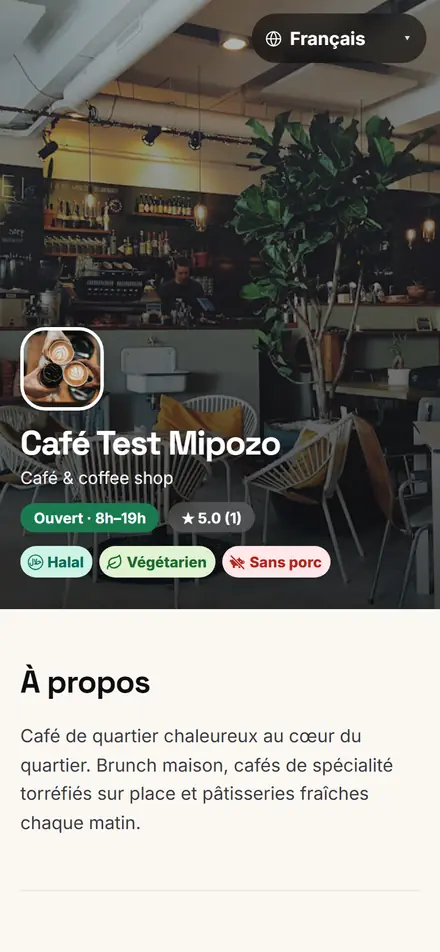 La même page gratuite sur un téléphone : couverture, logo, nom du café, horaires et régimes.